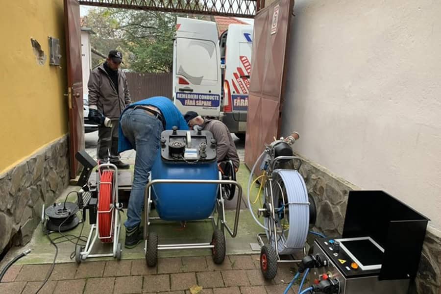 Canalizarea refuleaza in puncte diferite ale retelei?