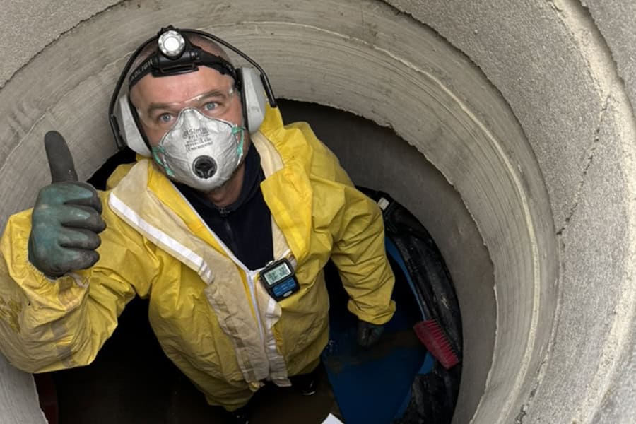 Canalizarea refuleaza in puncte diferite ale retelei?