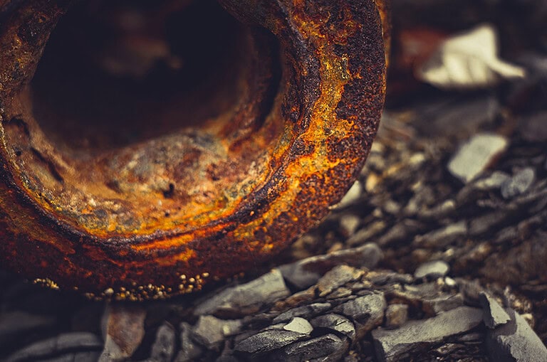 Coroziunea din interiorul conductelor poate explica avariile repetate