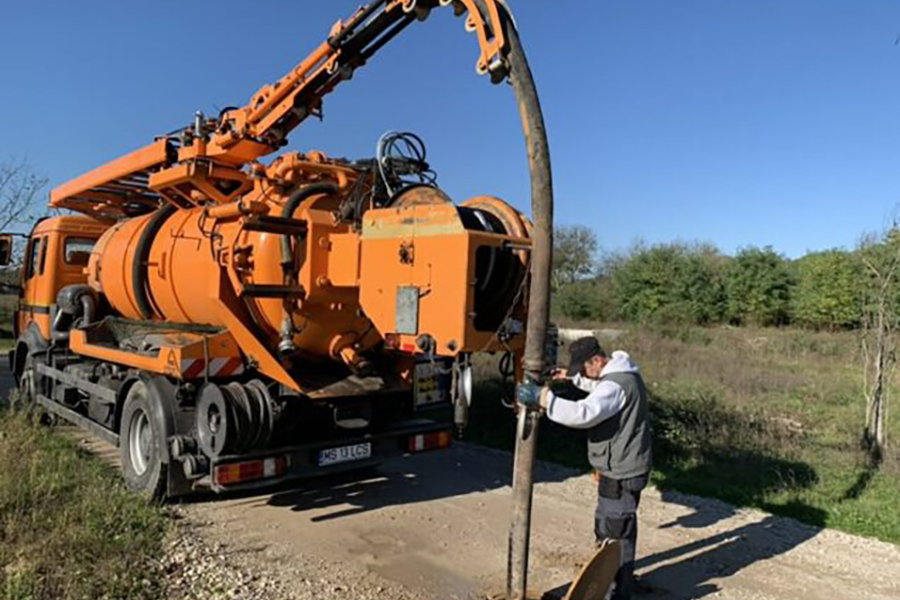 Desfundare canalizare in Targu Mures